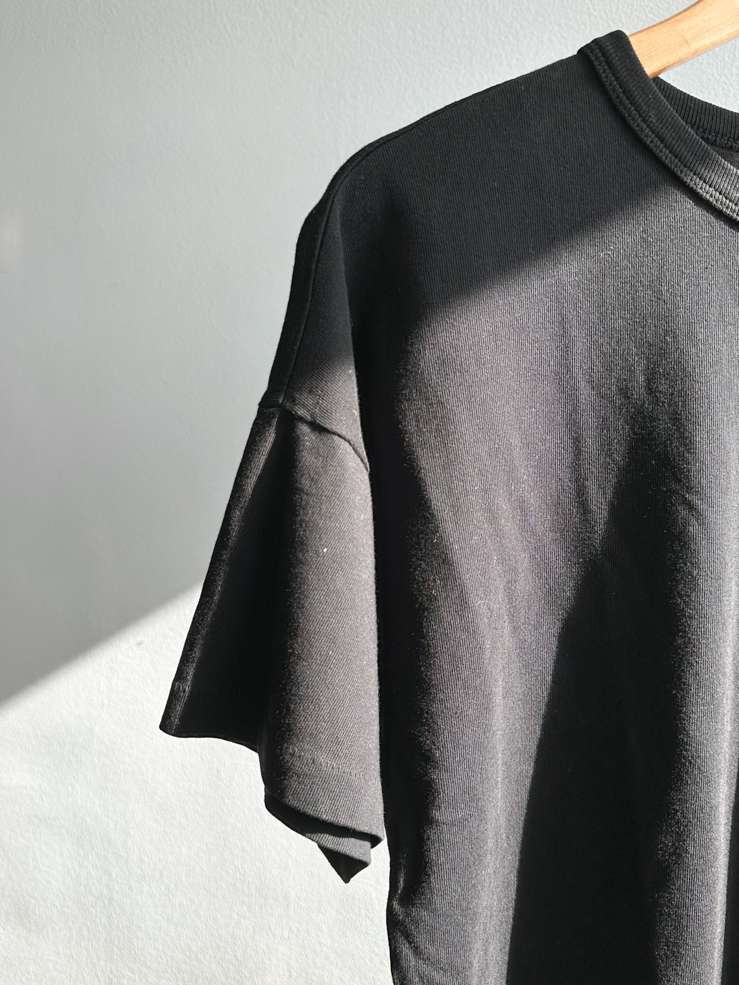Her Tee | True Black