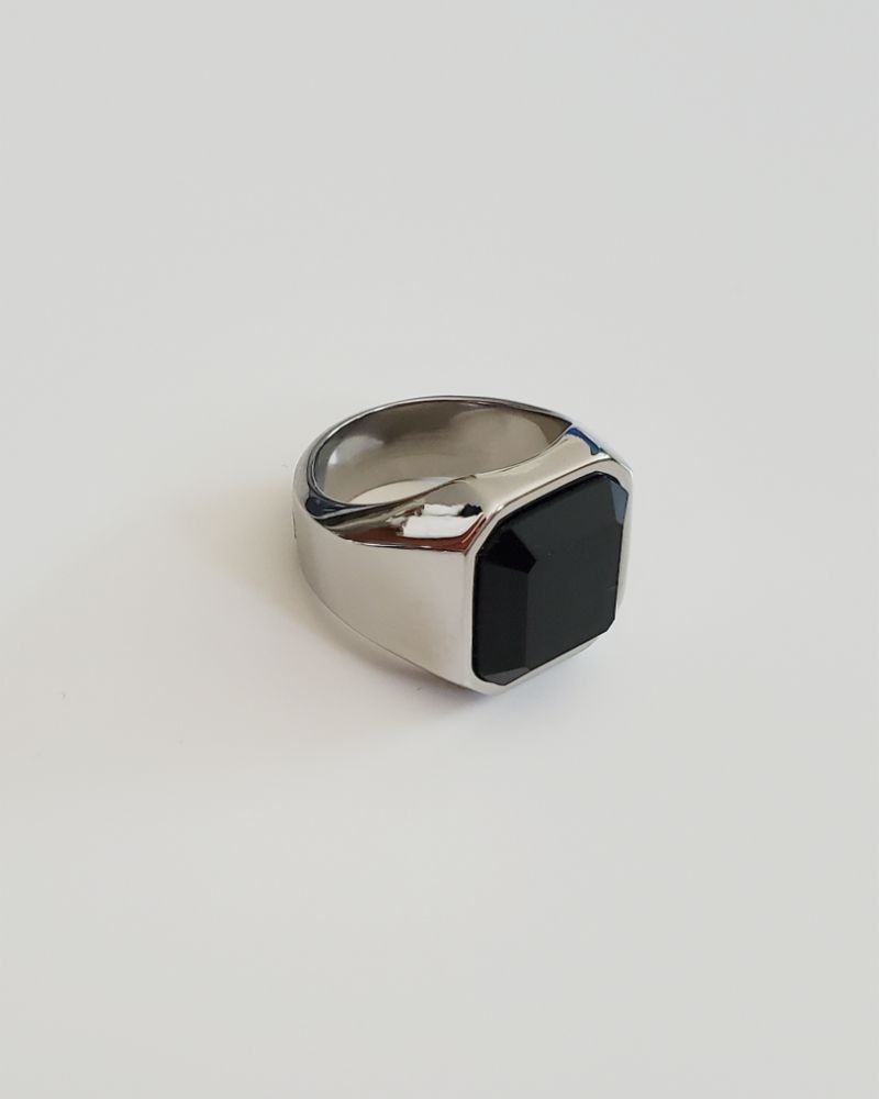 Frida Signet Ring