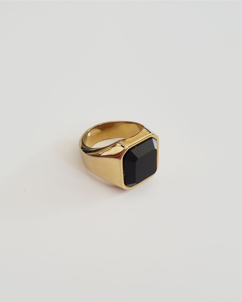 Frida Signet Ring