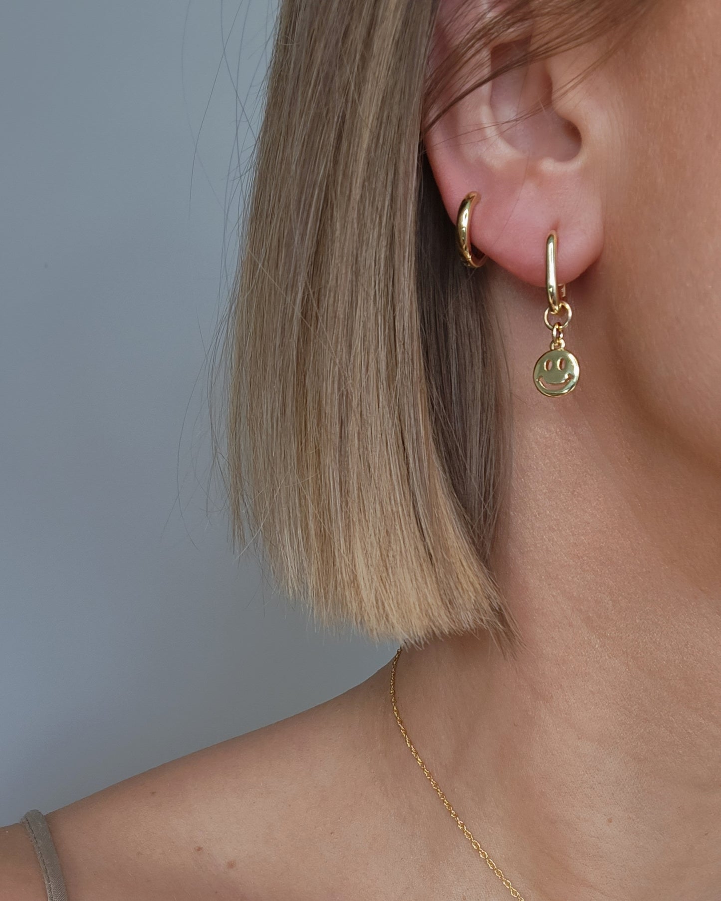 GOLDIE | Smiley Hoop Charm