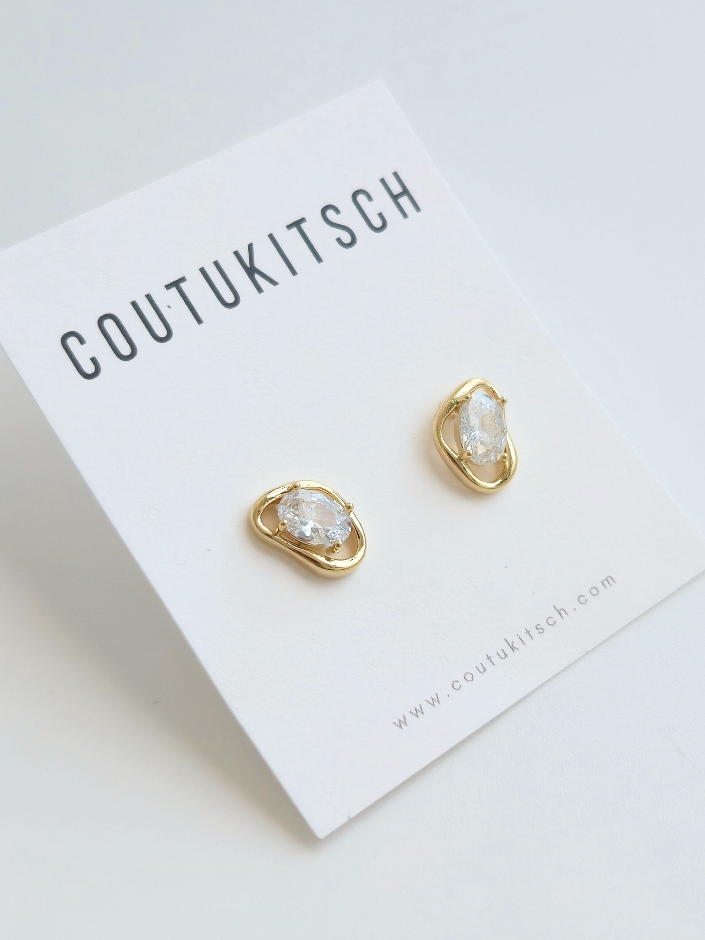 020 | abstract clear crystal studs