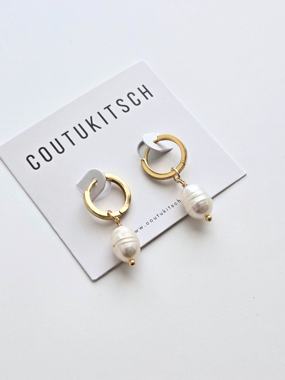 044 | pearl drop earrings