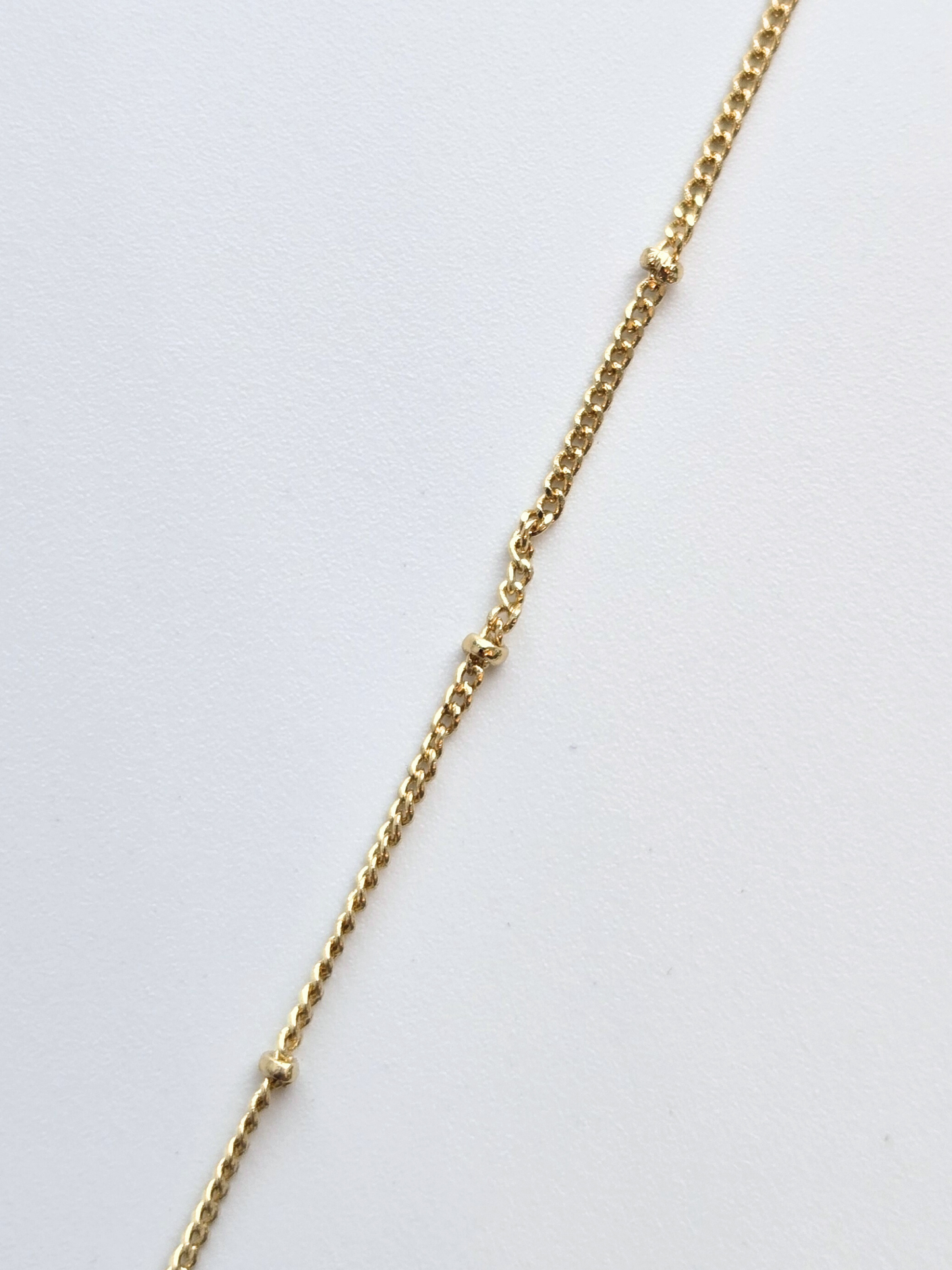054 | dainty moon necklace