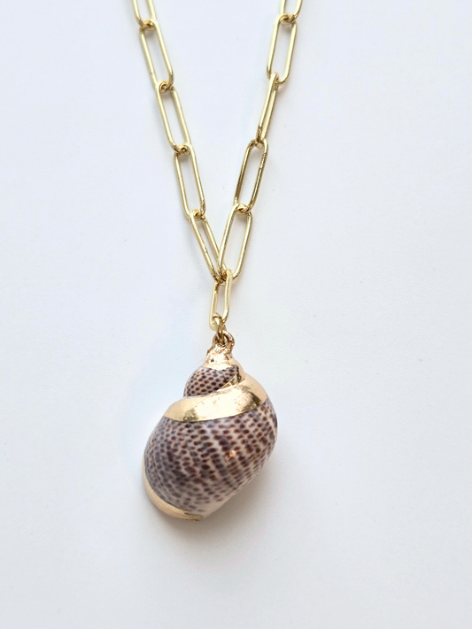 068 | spotted snail shell necklace