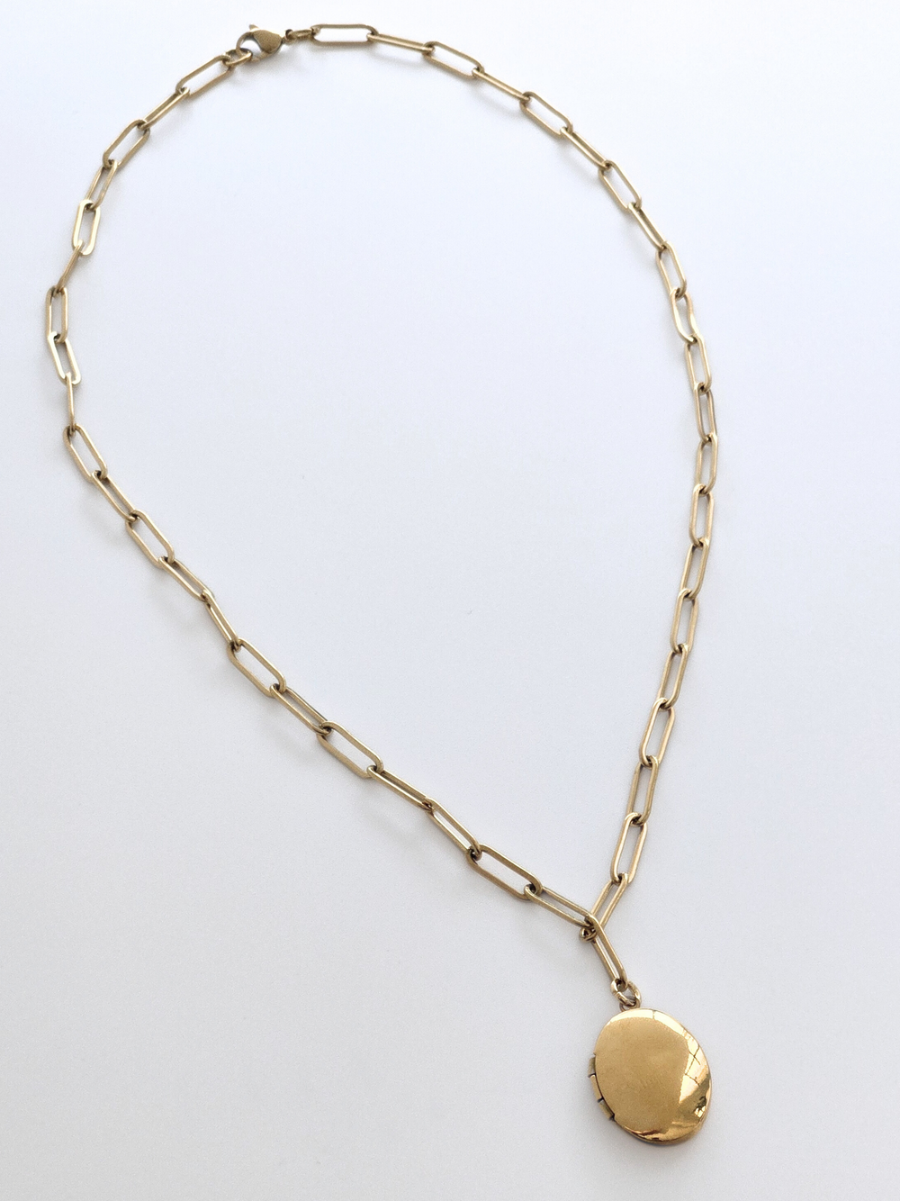 078 | oval locket necklace