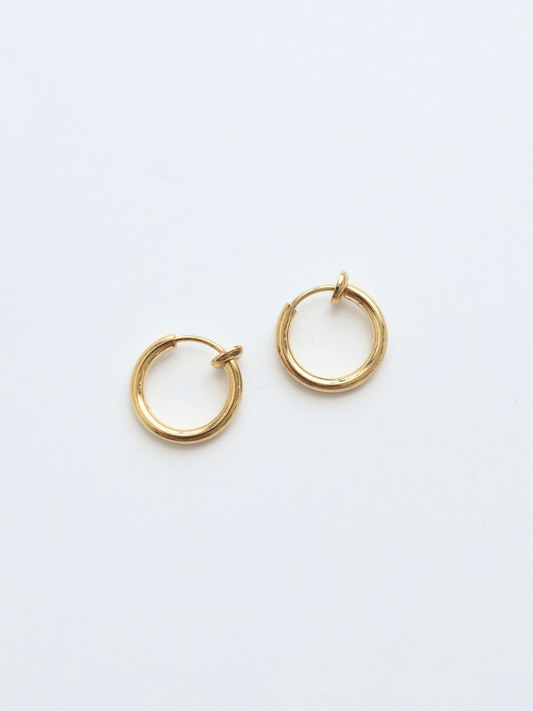 141 | pierceless huggie hoops