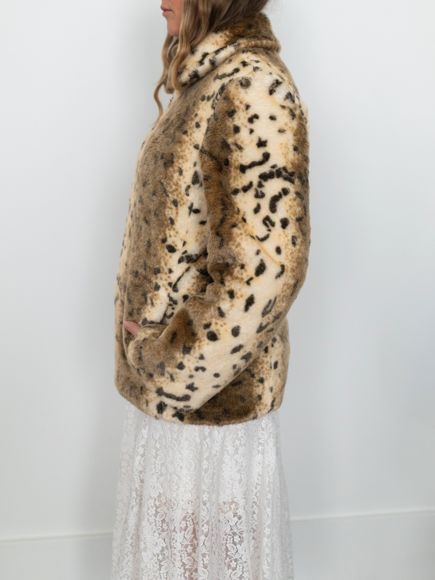 VINTAGE by TUU | Reversible Snow Leopard Faux Fur Jacket (XS-M)