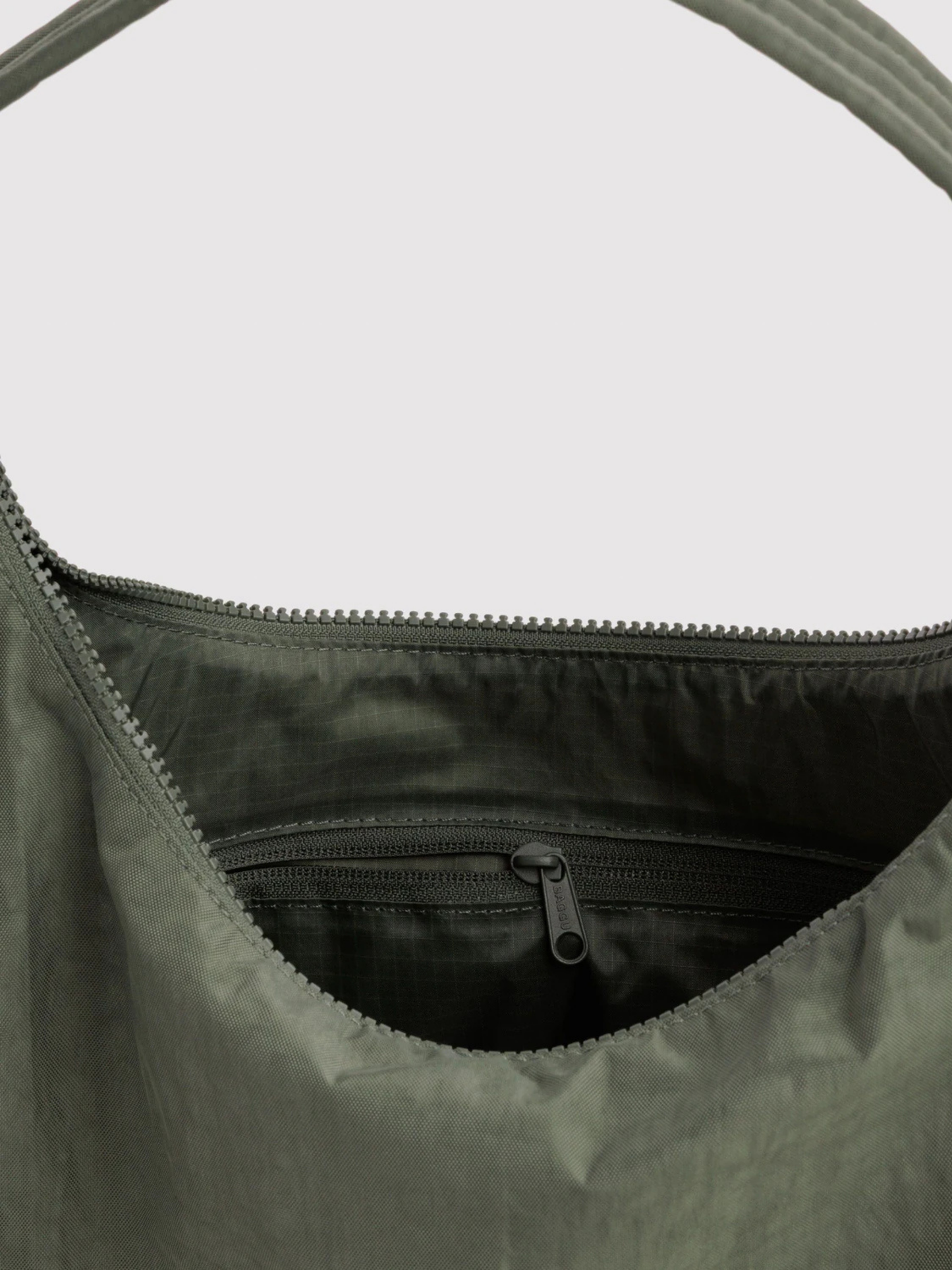 Nylon Shoulder Bag Caper