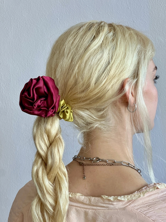 Rosette Scrunchie | Cranberry