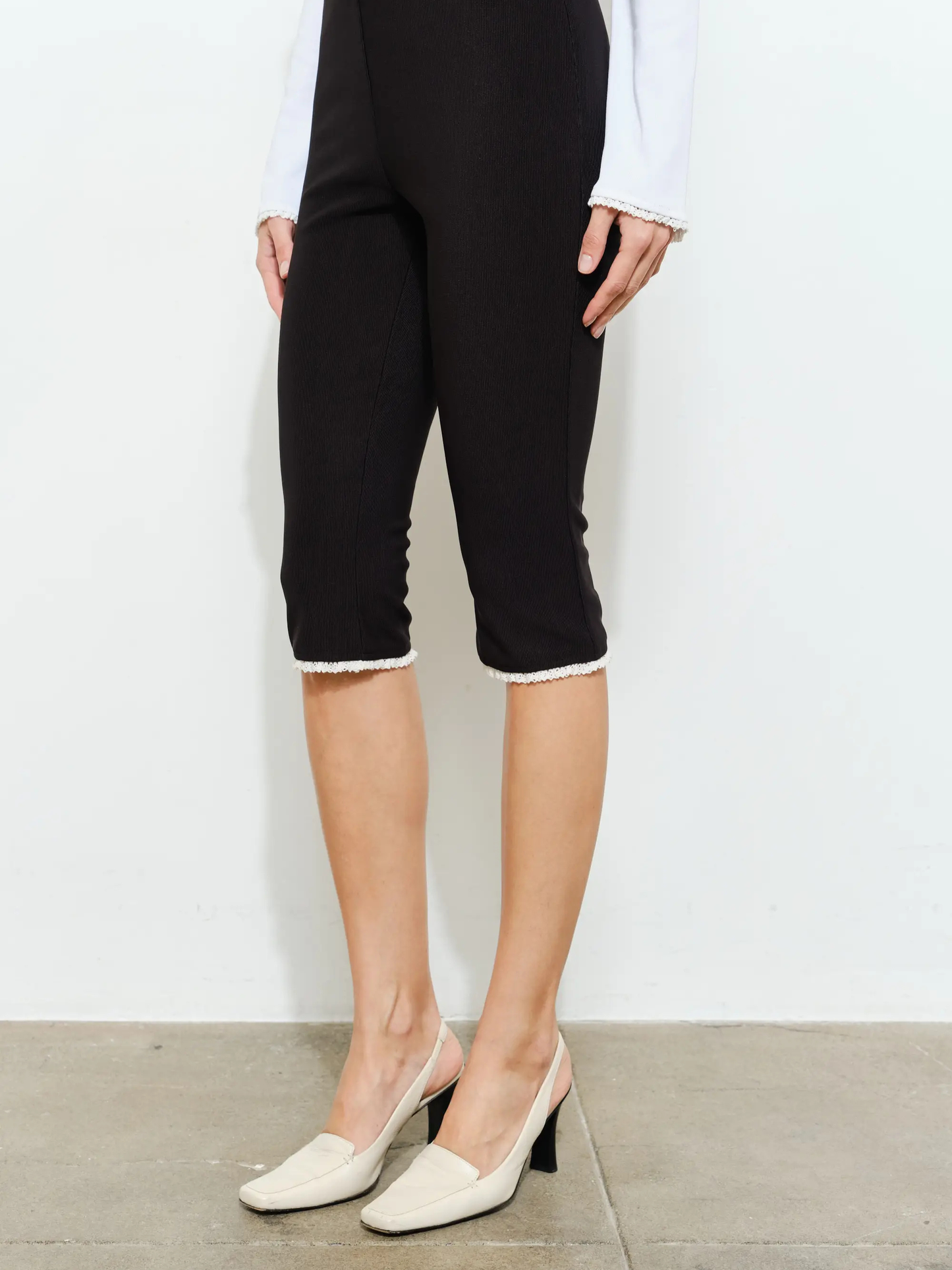 Eliza Lace Trim Capri