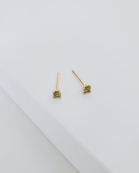 Nellie Studs